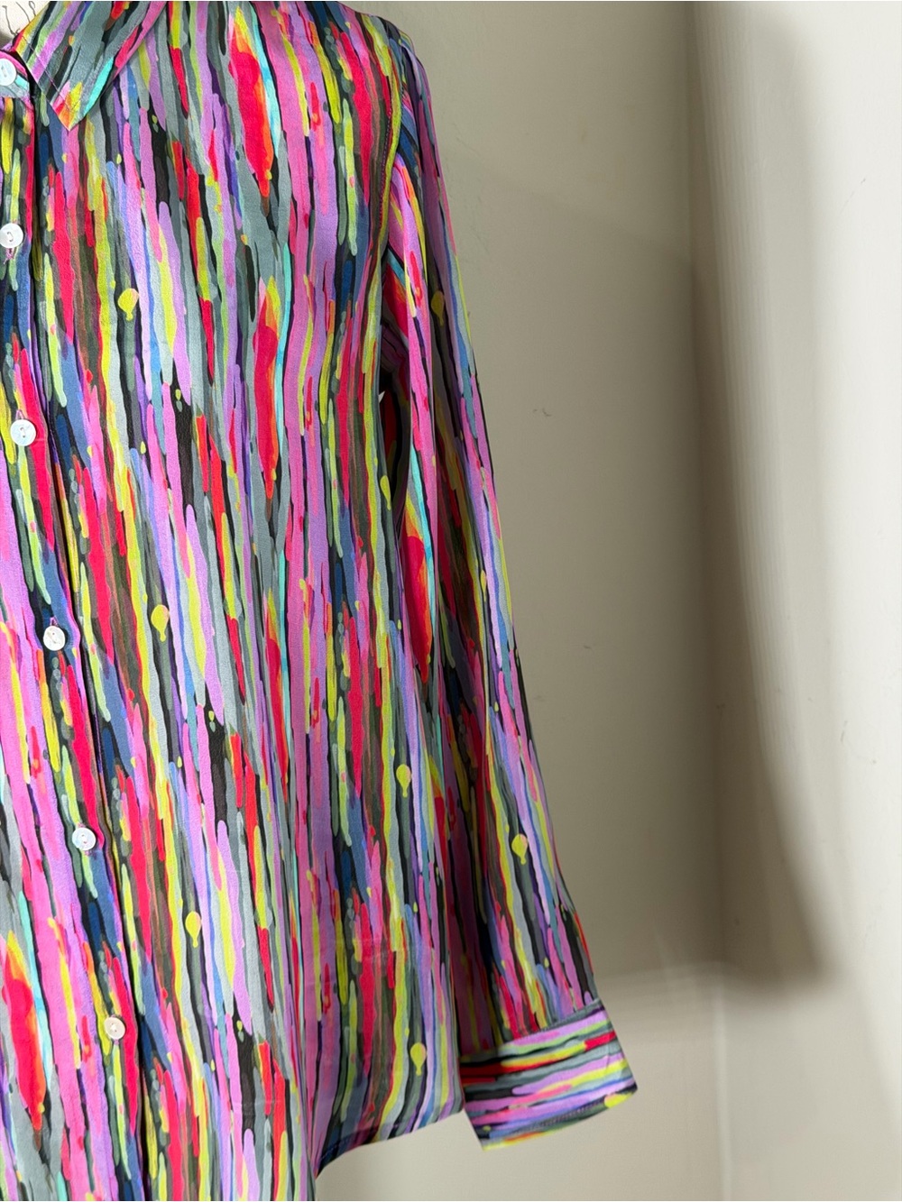 Vibrant Multicolor Brushstroke Button-Front Blouse - Picture 3 of 8